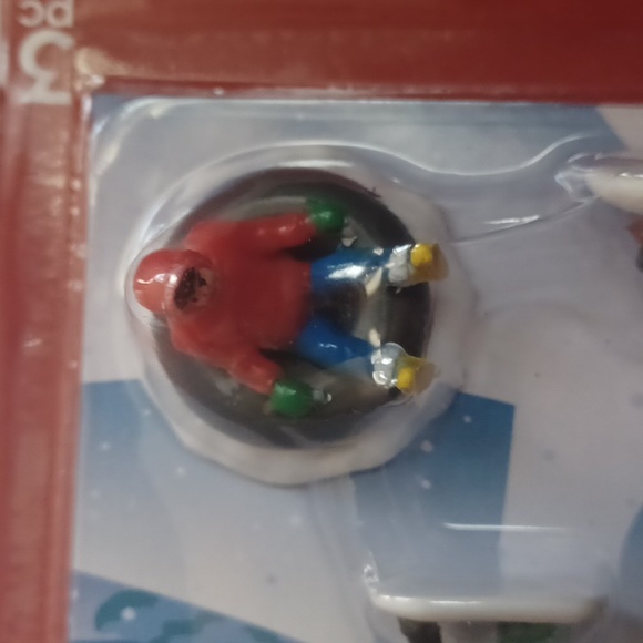 4/$30 New Winter Village Miniatures - Picture 7 of 7